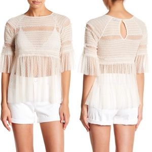 Romeo + Juliet Couture Lace 3/4 Sleeve Top